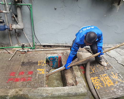 沿滩清掏化粪池